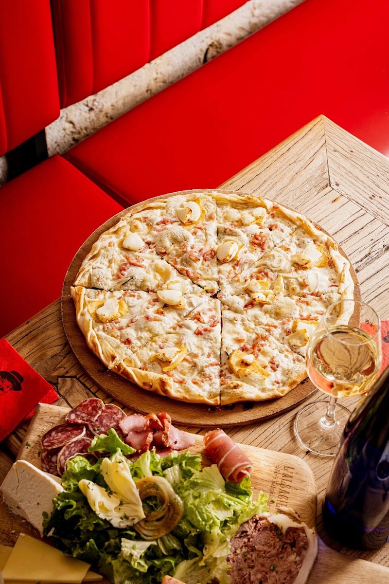 L'Alsacien République - Restaurant / Bar à Flammekueche