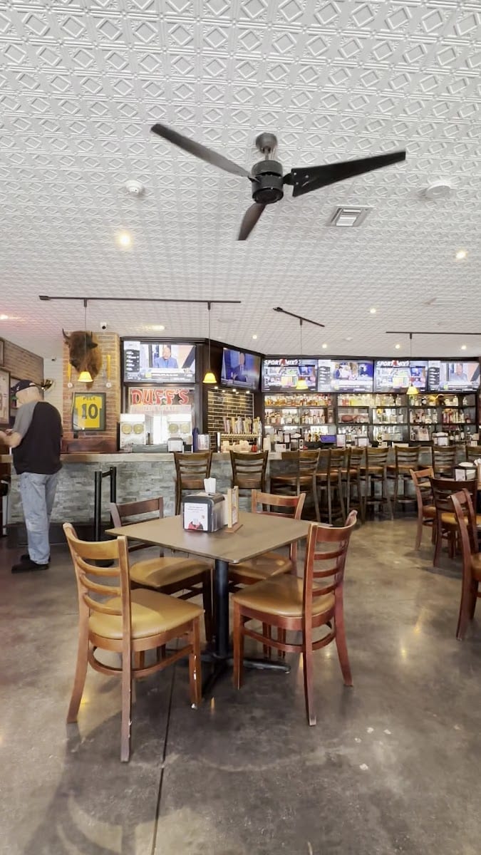 Duff’s Famous Wings, photo 3