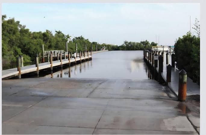 Many Waterfront Community Amenities w / Public Boat Ramp and Fishing Pier, photo 4