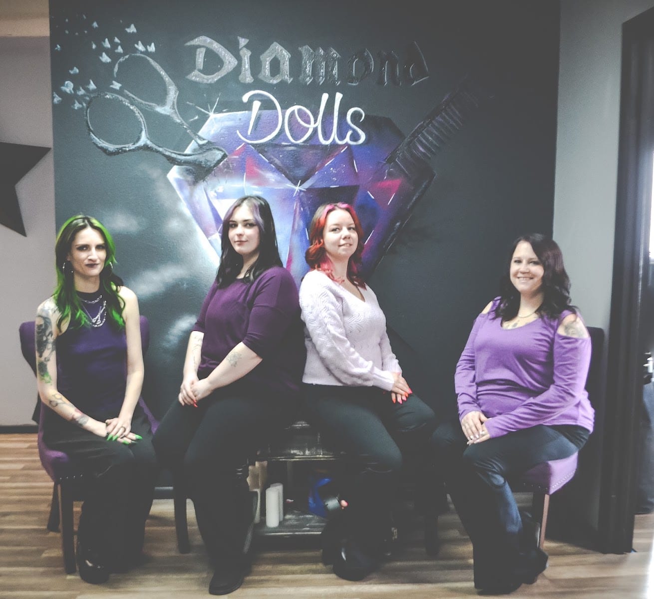 Diamond Dolls Salon, photo 2