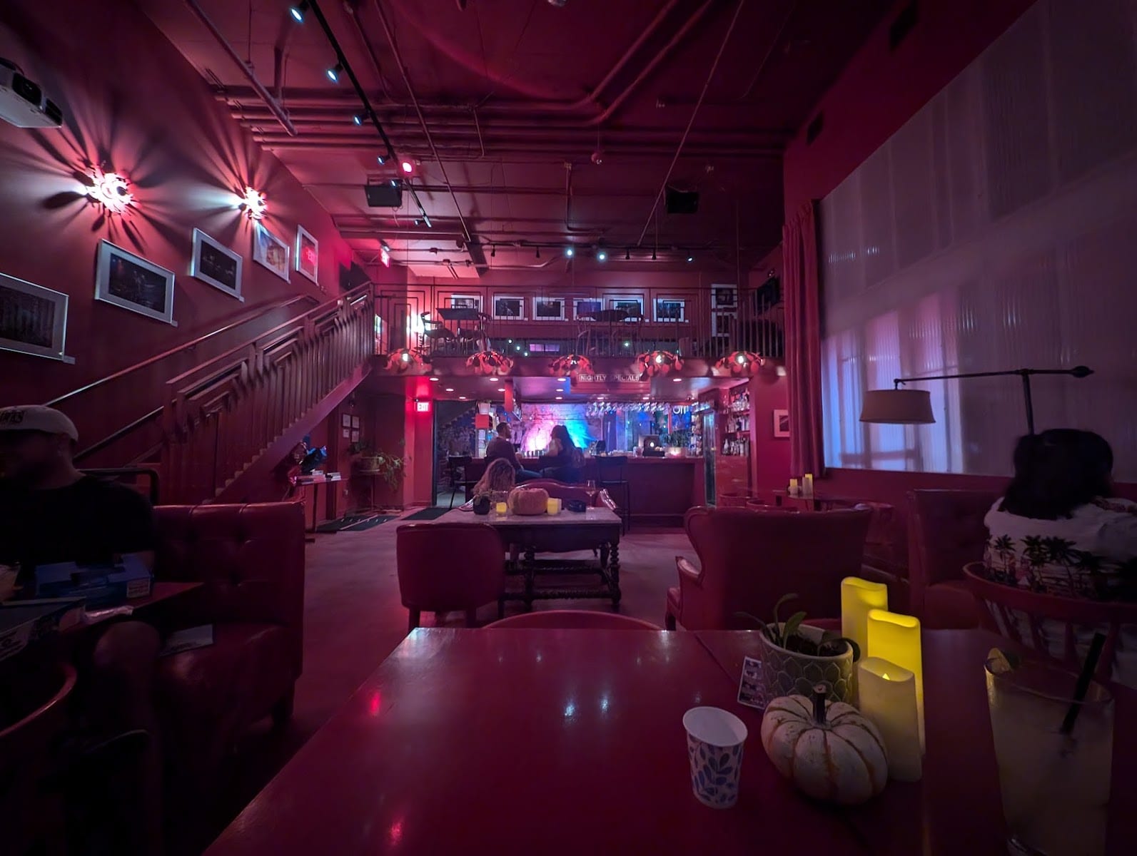 R Bar, photo 2