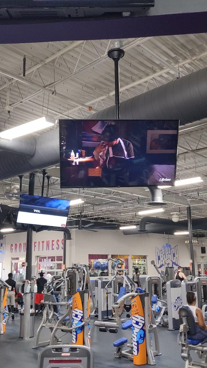 Crunch Fitness - Tampa Palms, photo 3