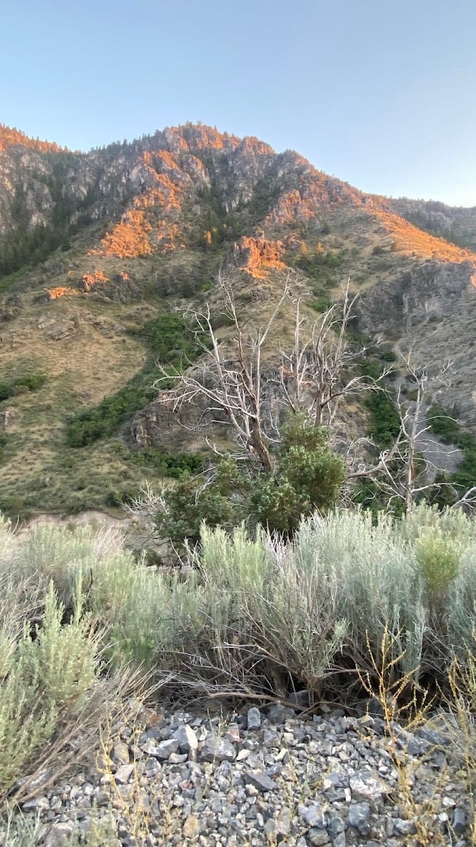Shoreline and Blacksmith Fork Trailhead, photo 3