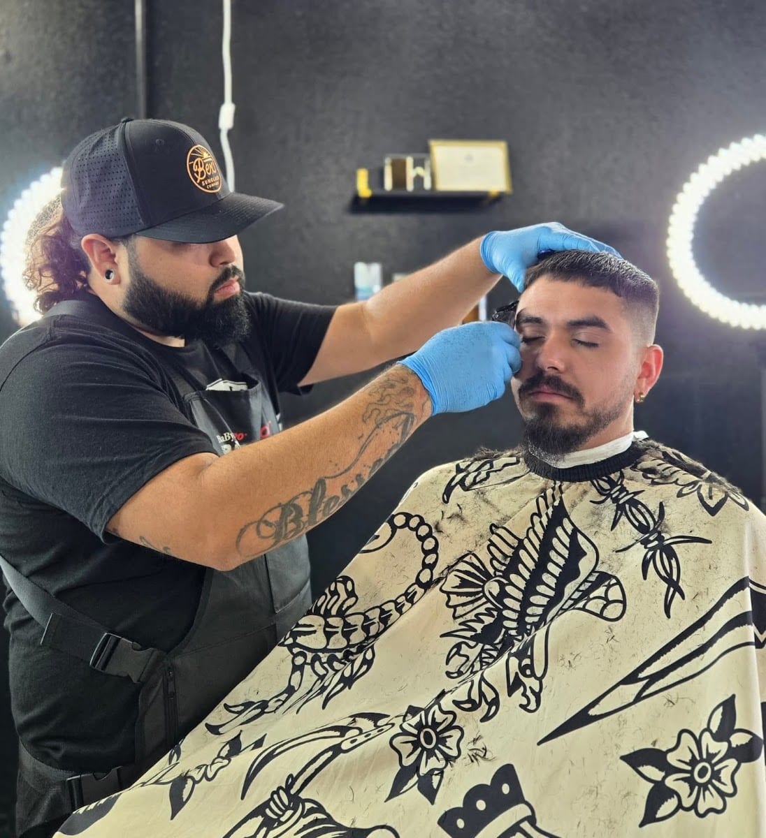 The Skumbagg Barber Parlor, photo 2