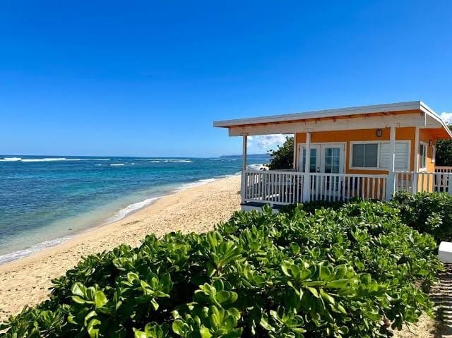Mokulē’ia Beach Houses at Owen's Retreat