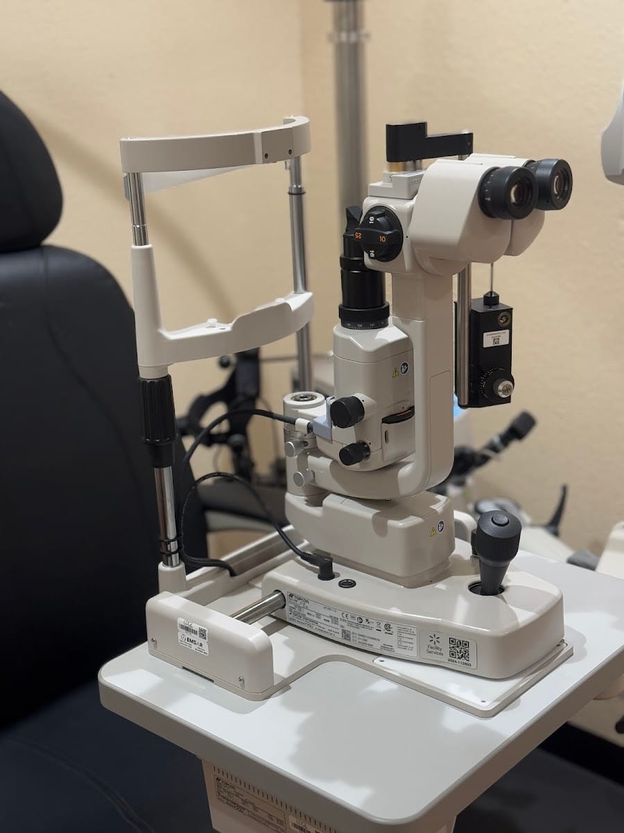 Vision Health Eye Clinic Dr. Claudia Alonso O.D, photo 3