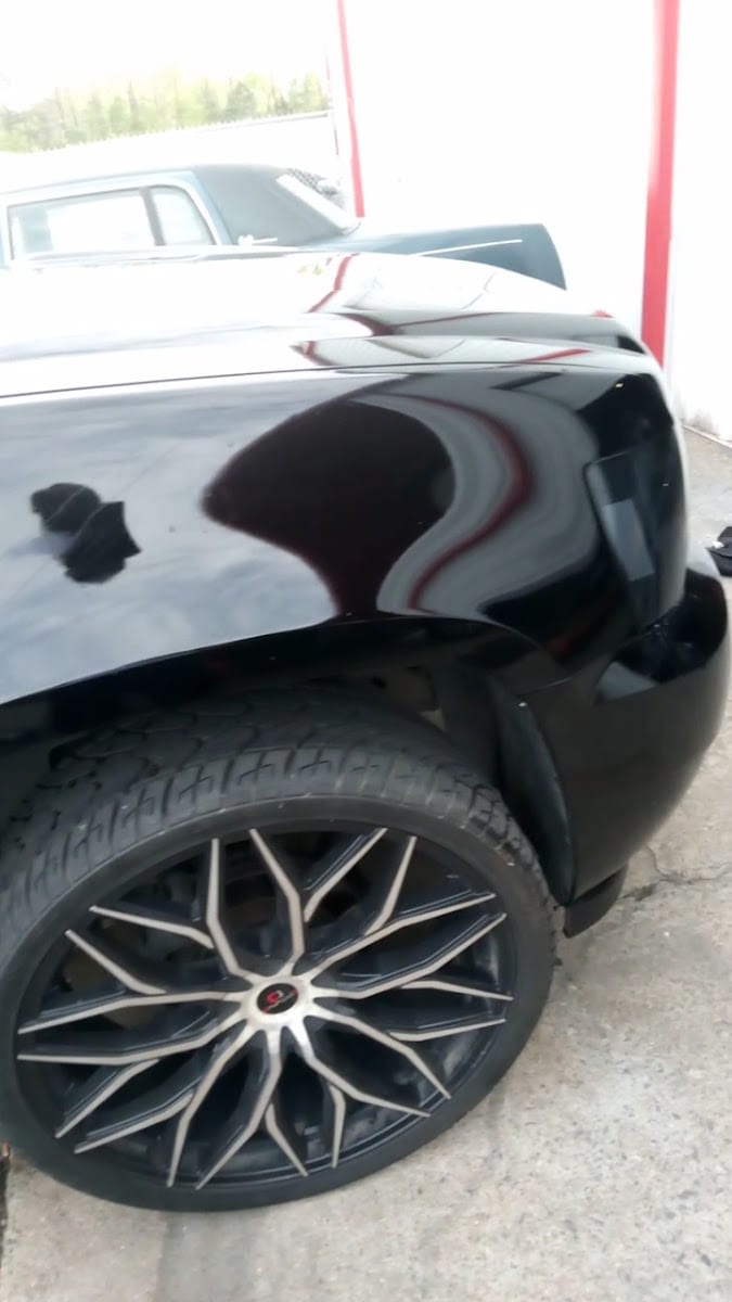 Left em wet Paint Shop, photo 2