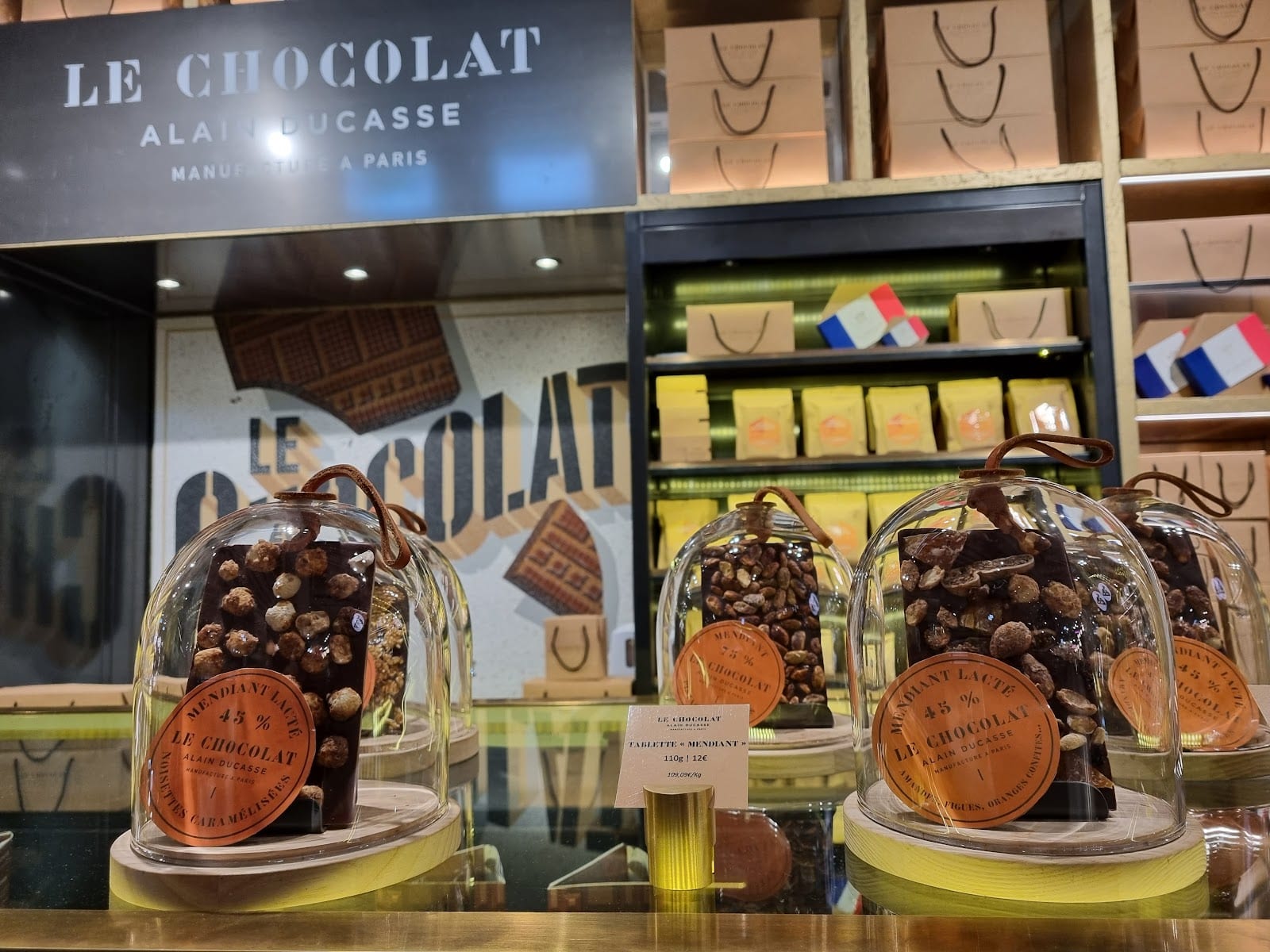 Le Chocolat Alain Ducasse, Corner Galeries Lafayette Champs-Elysées, photo 2