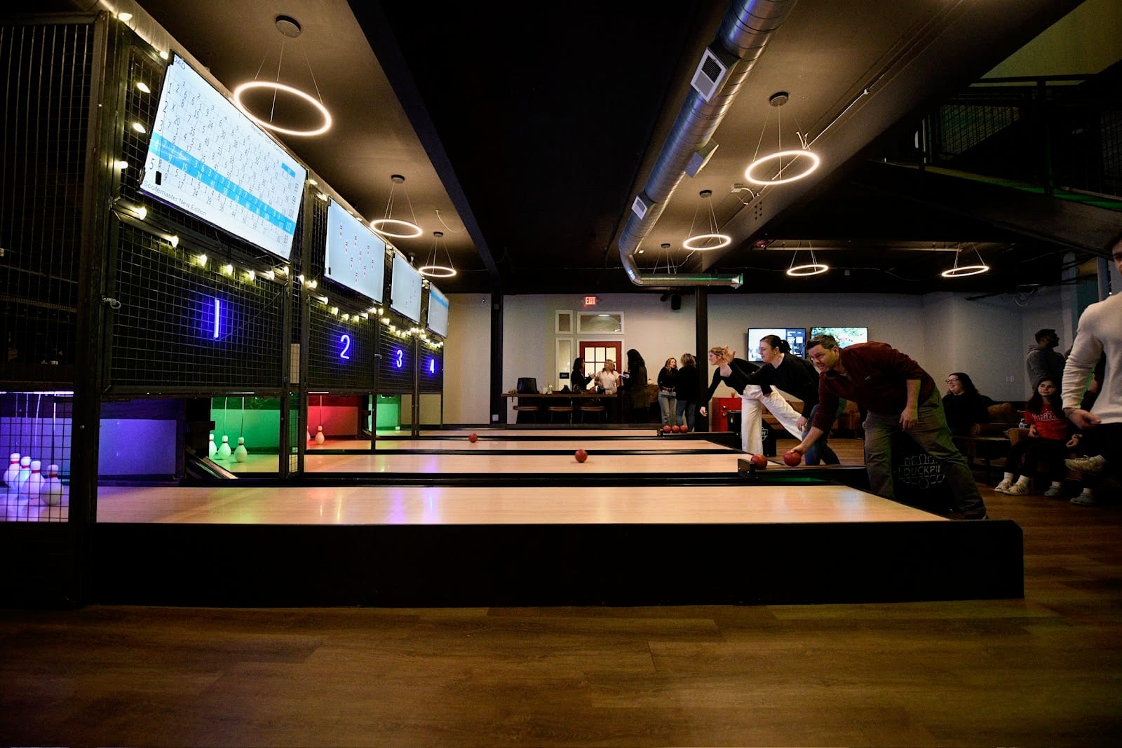 Main Strike Bowling