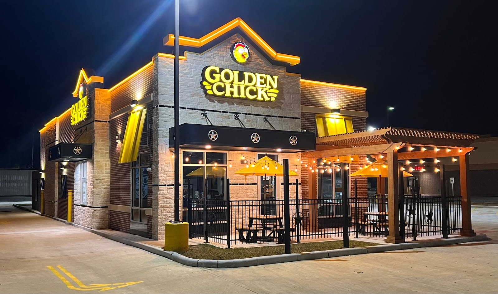 Golden Chick, photo 2