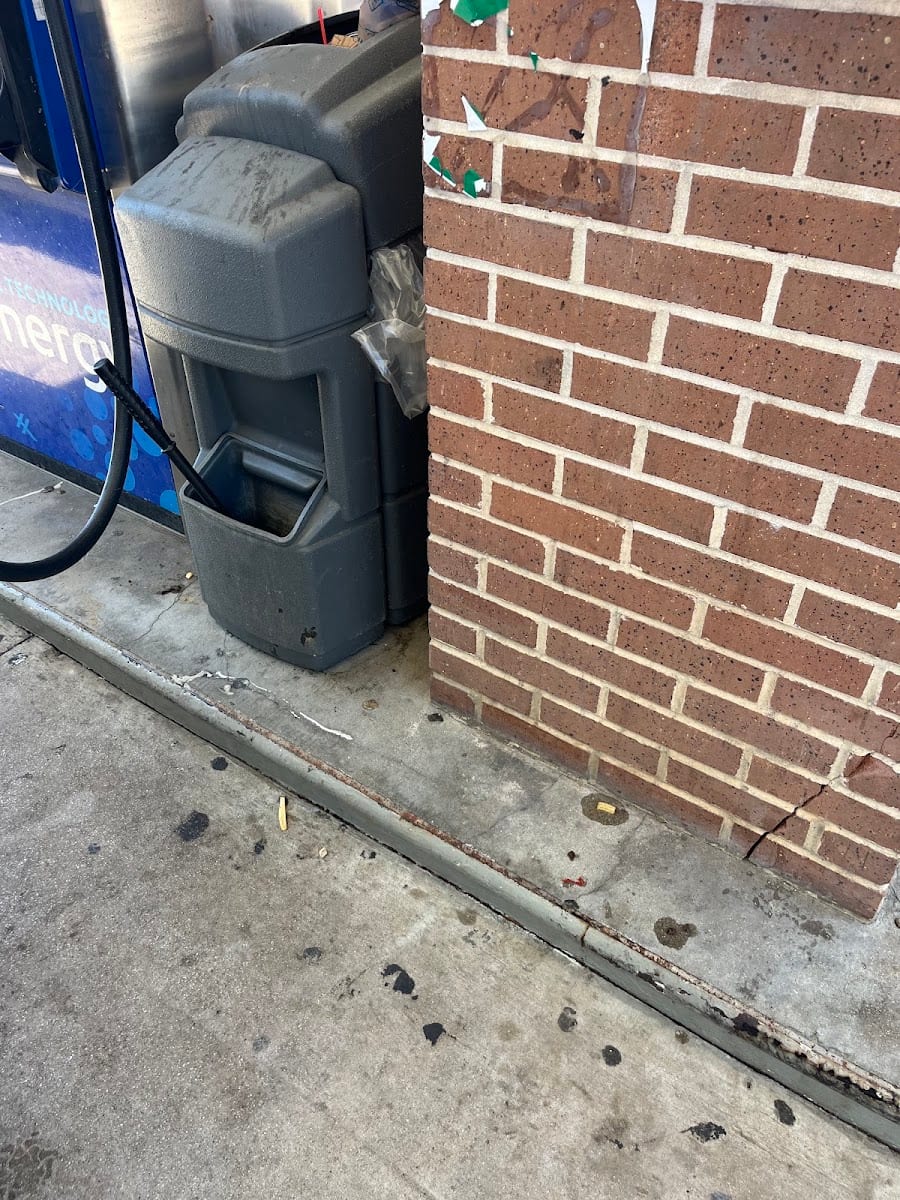 Exxon, photo 2