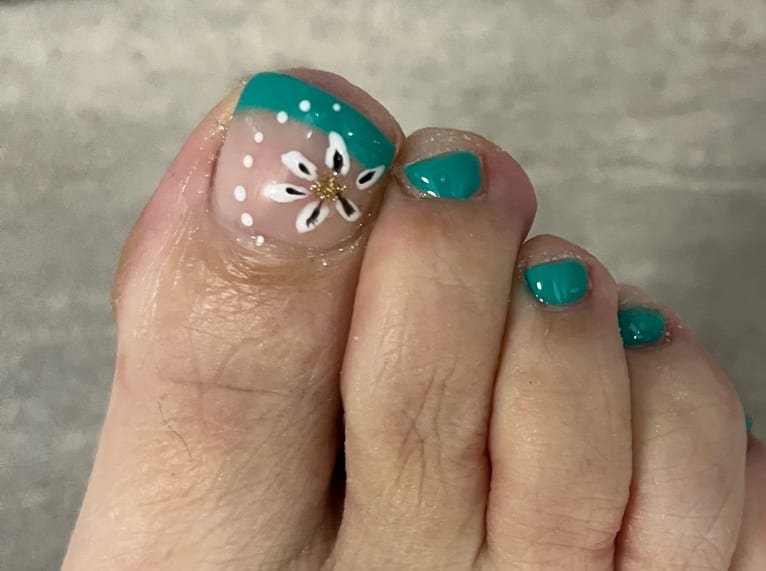 Glo Nail Bar