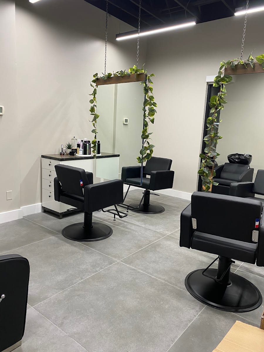 Desert Hairstyles Studio, photo 2