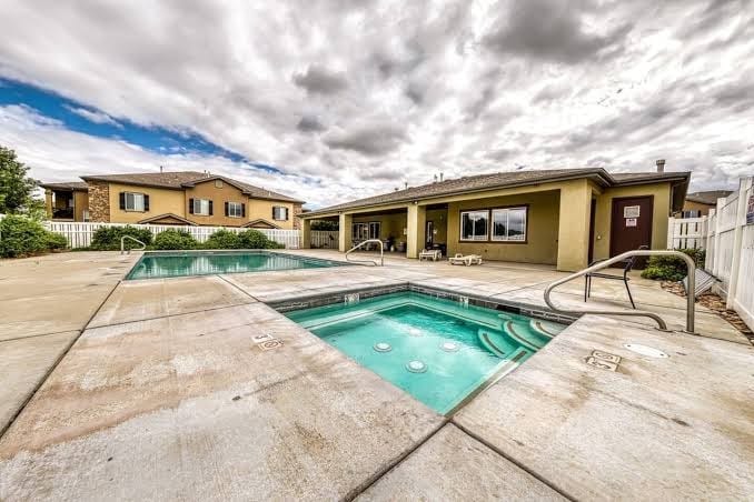 Brand New Home Sleeps 8-Ultimate Family Retreat in Proximity of National Parks!
