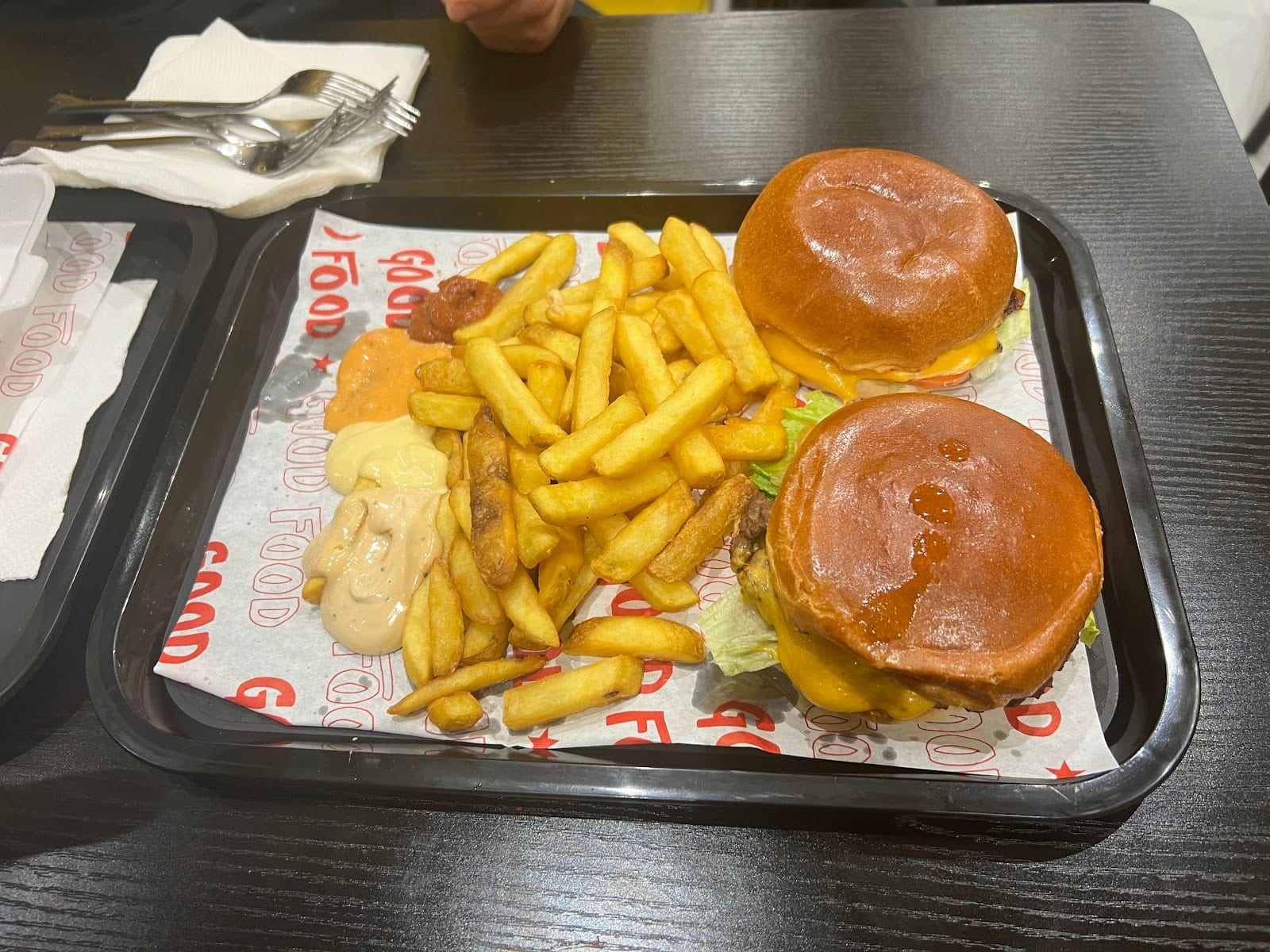 Seventy Seven Restaurant – Fast Food Burgers, Crousty & Tacos, photo 3