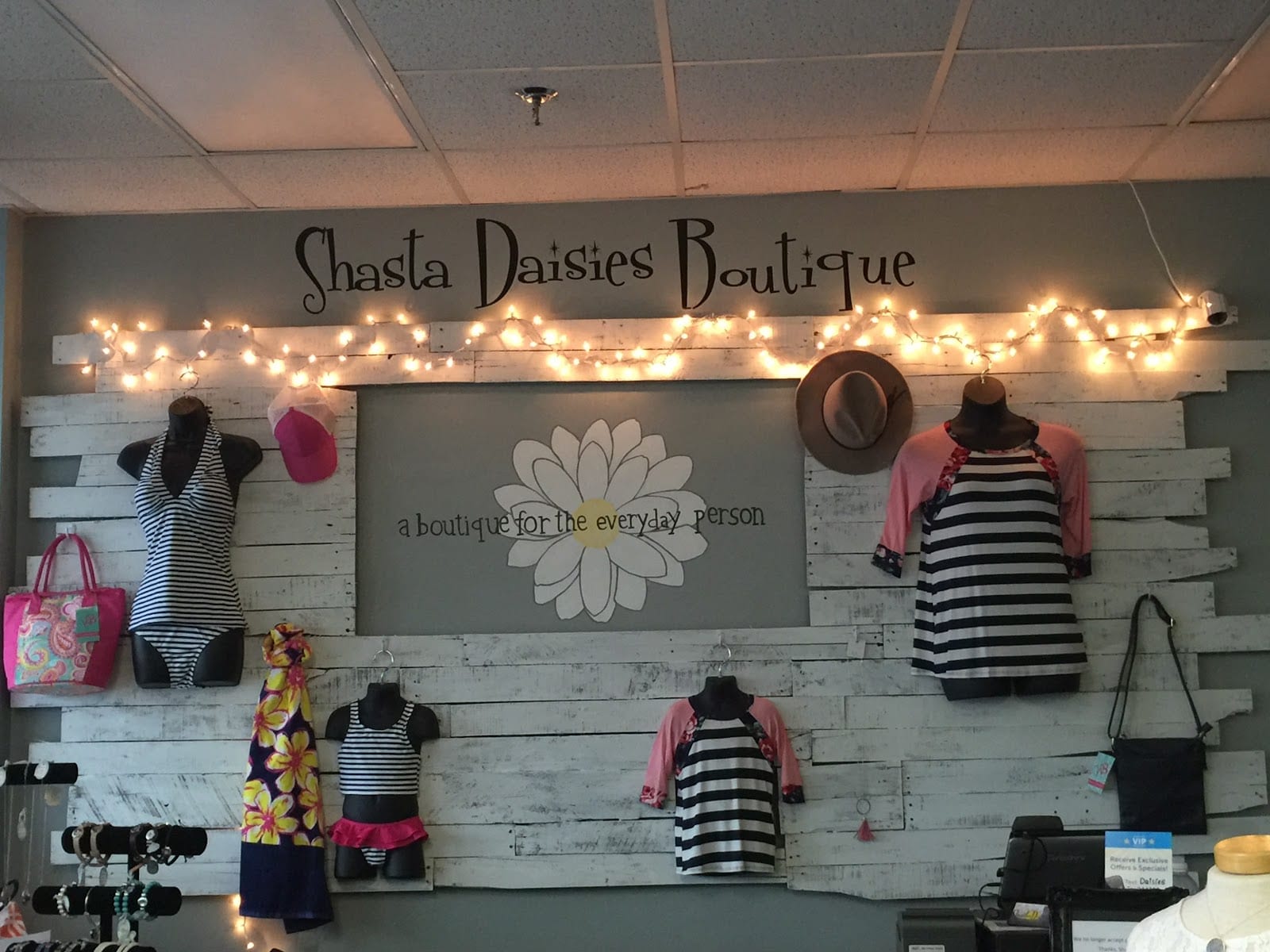 Shasta Daisies Boutique