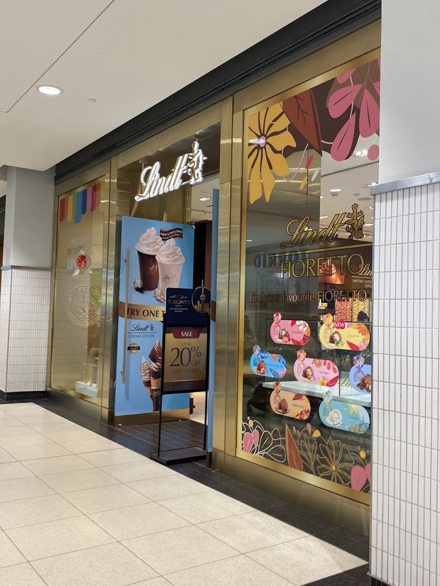 Lindt Chocolate Shop - Toronto Eaton Centre, photo 2