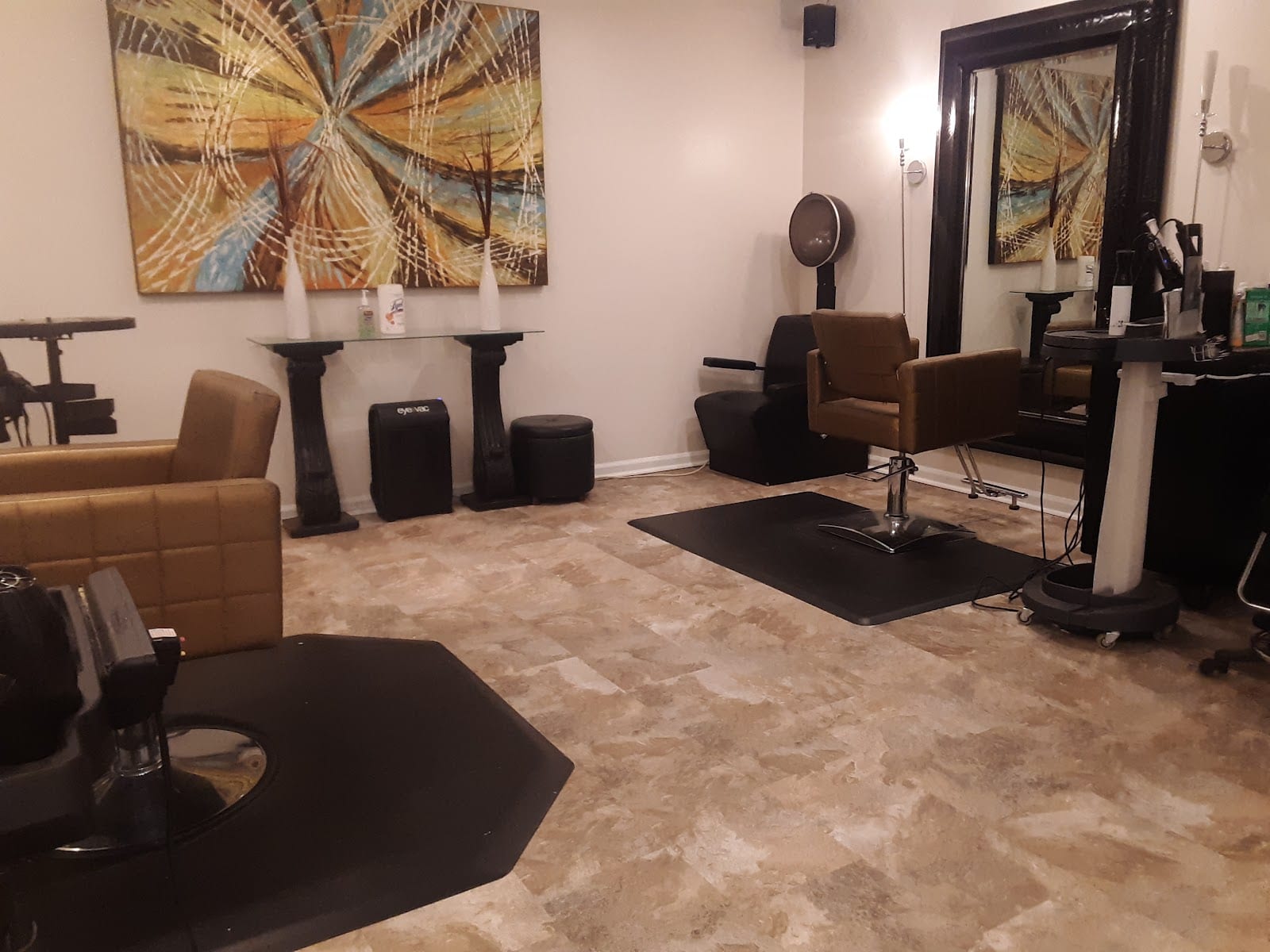 Salon Ten, photo 3