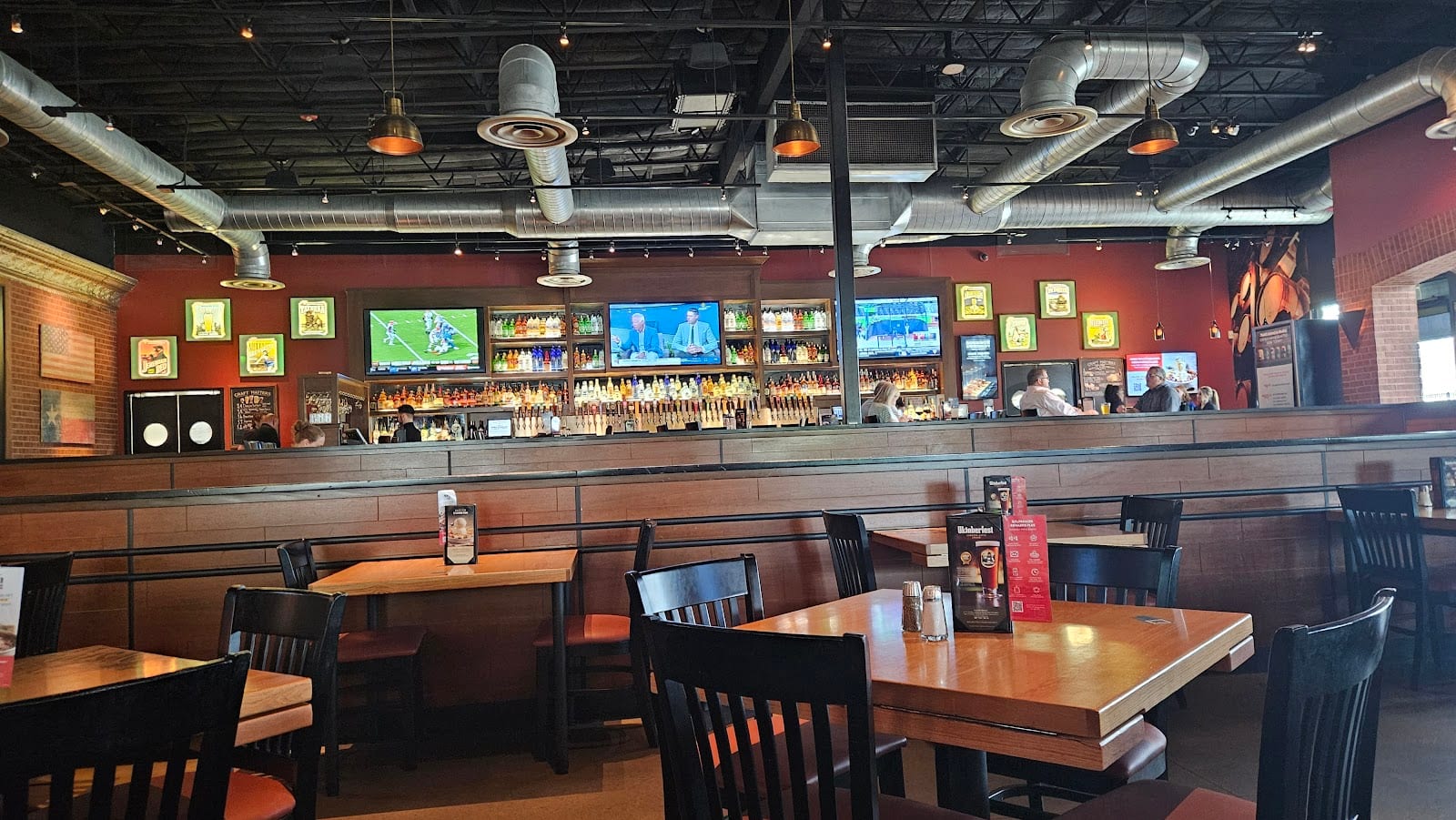BJ's Restaurant & Brewhouse, photo 3