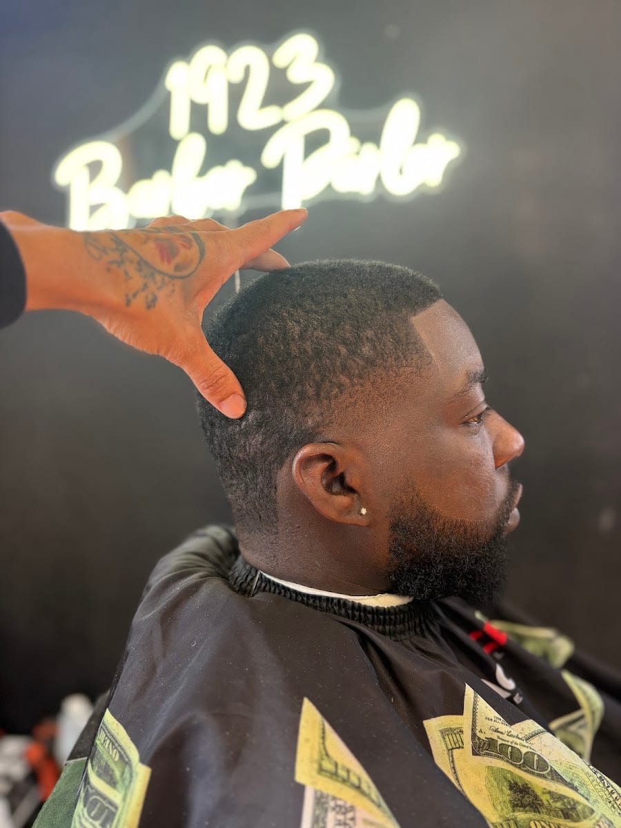 Quin At 1923 Barber Parlor