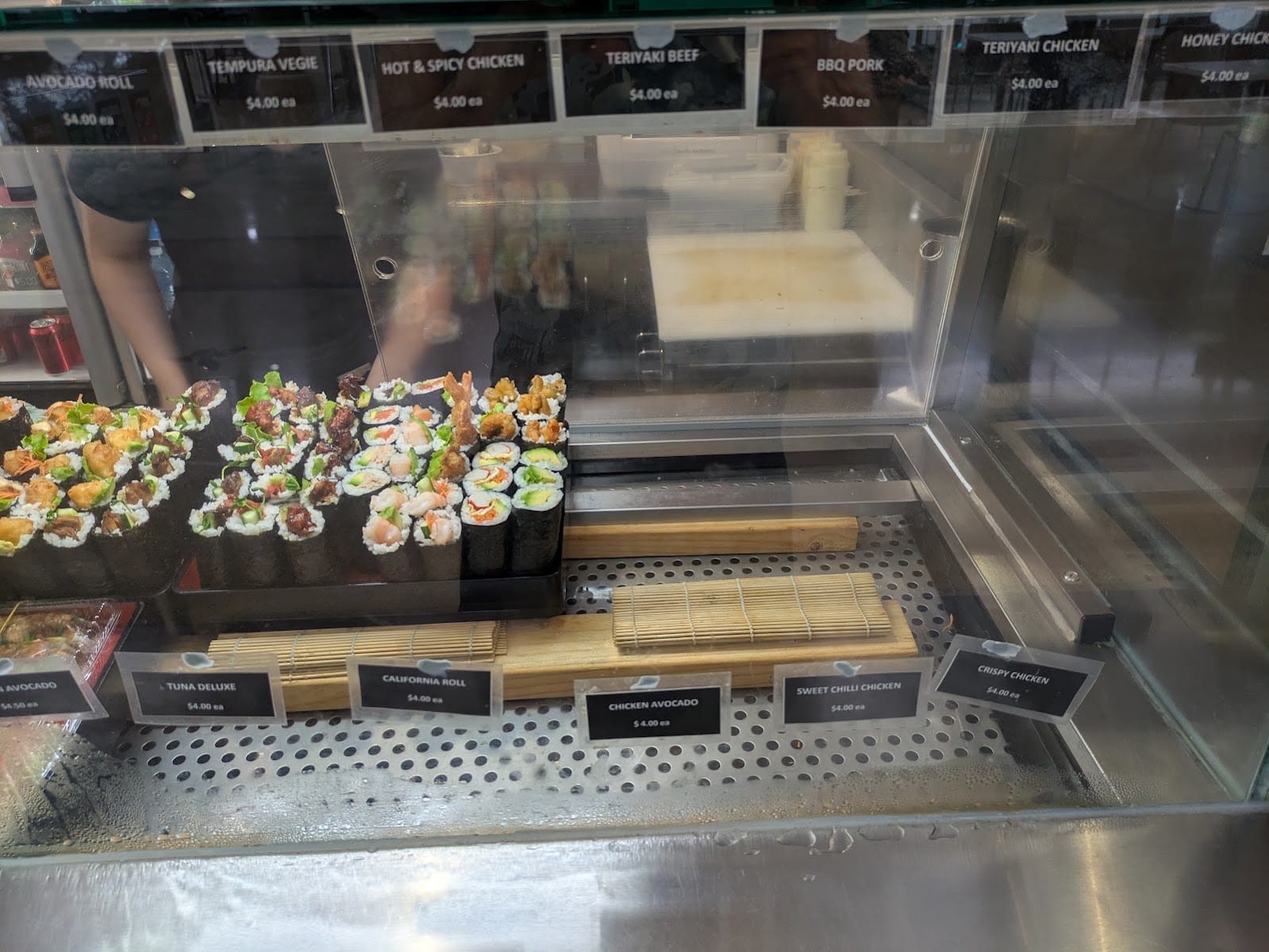 Noodle & Sushi Paradise