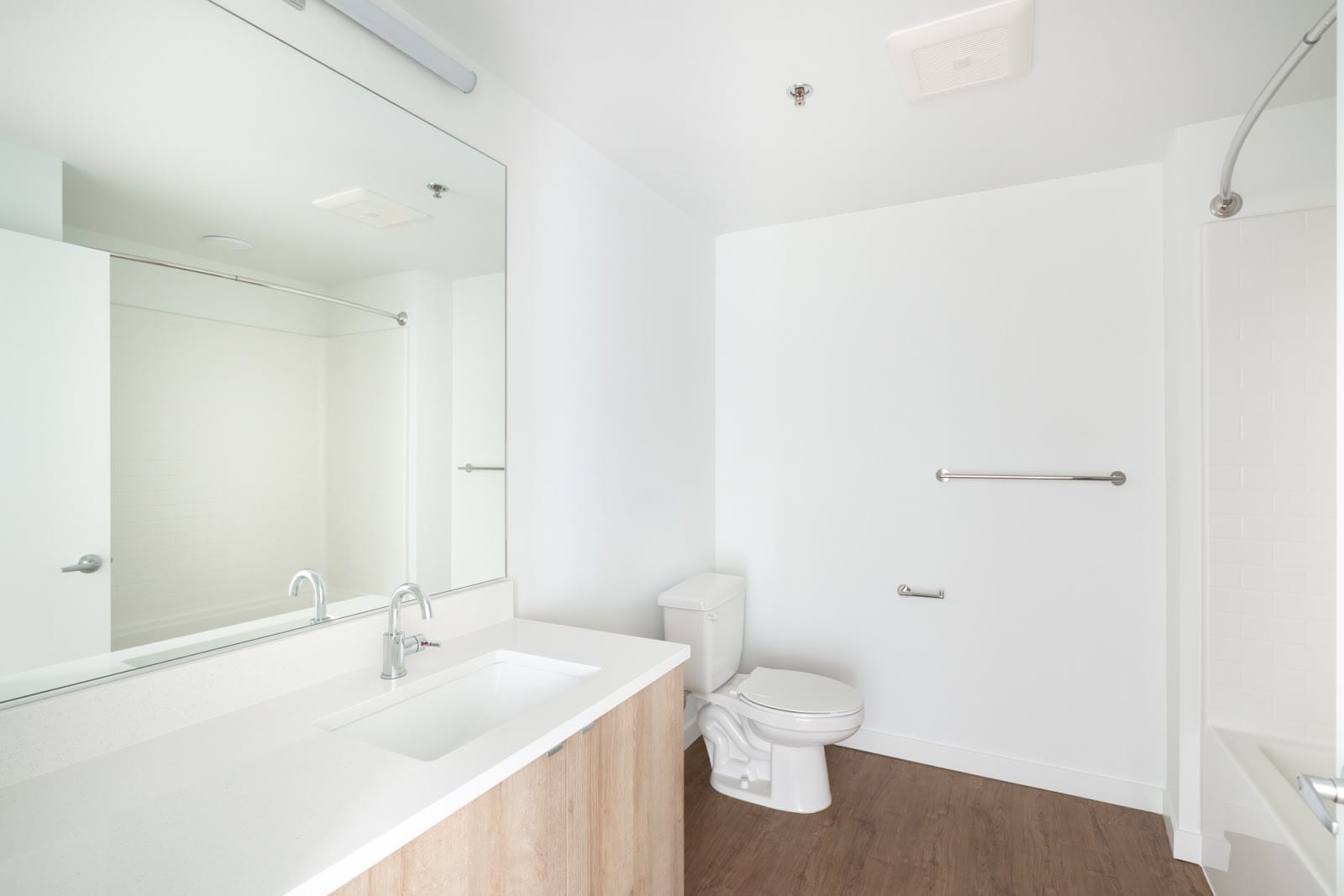 Henley Place Apartments, photo 3