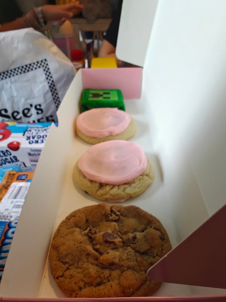 Crumbl Cookies, photo 4