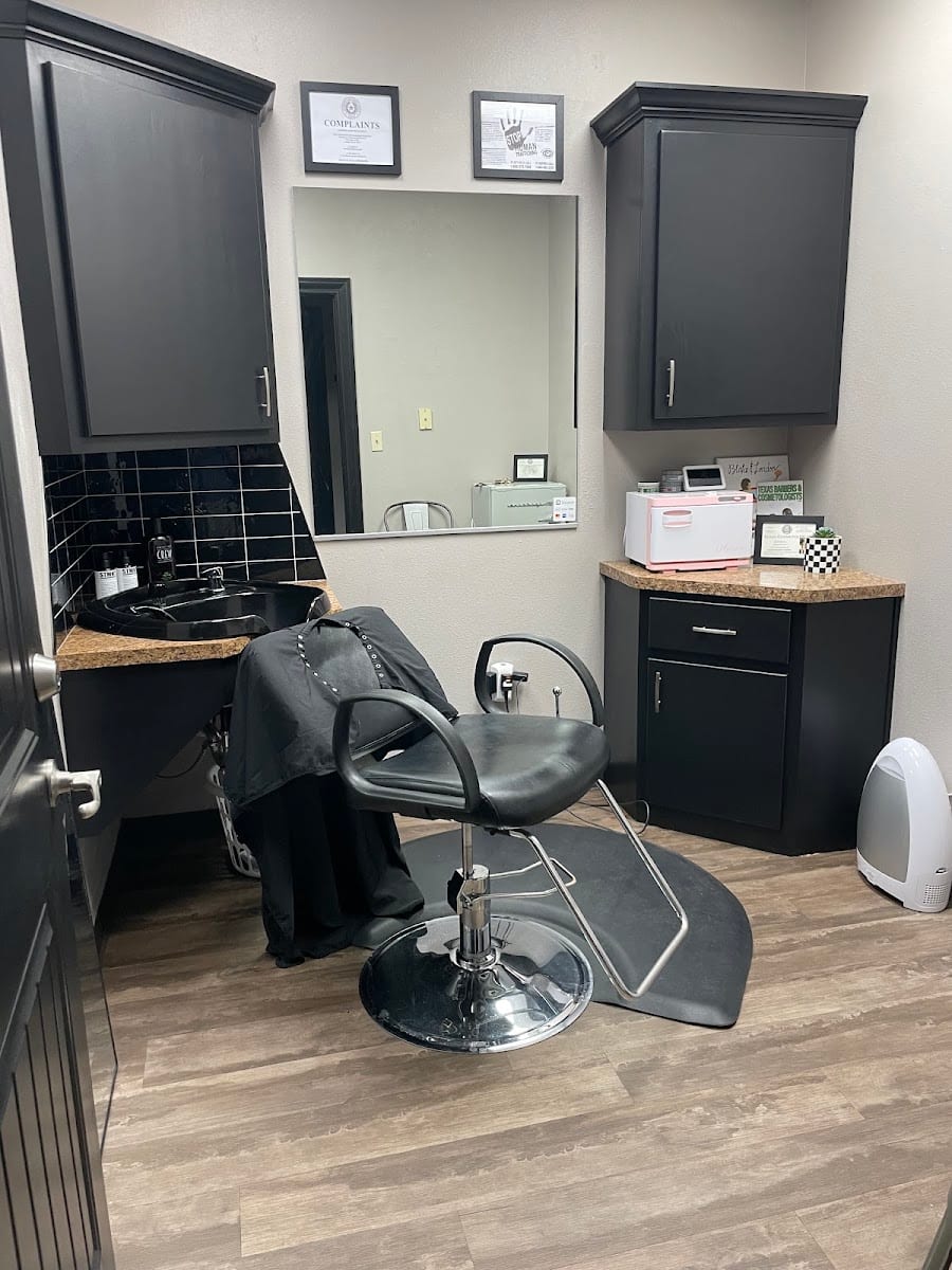 Cuts By London - Encore Salon
