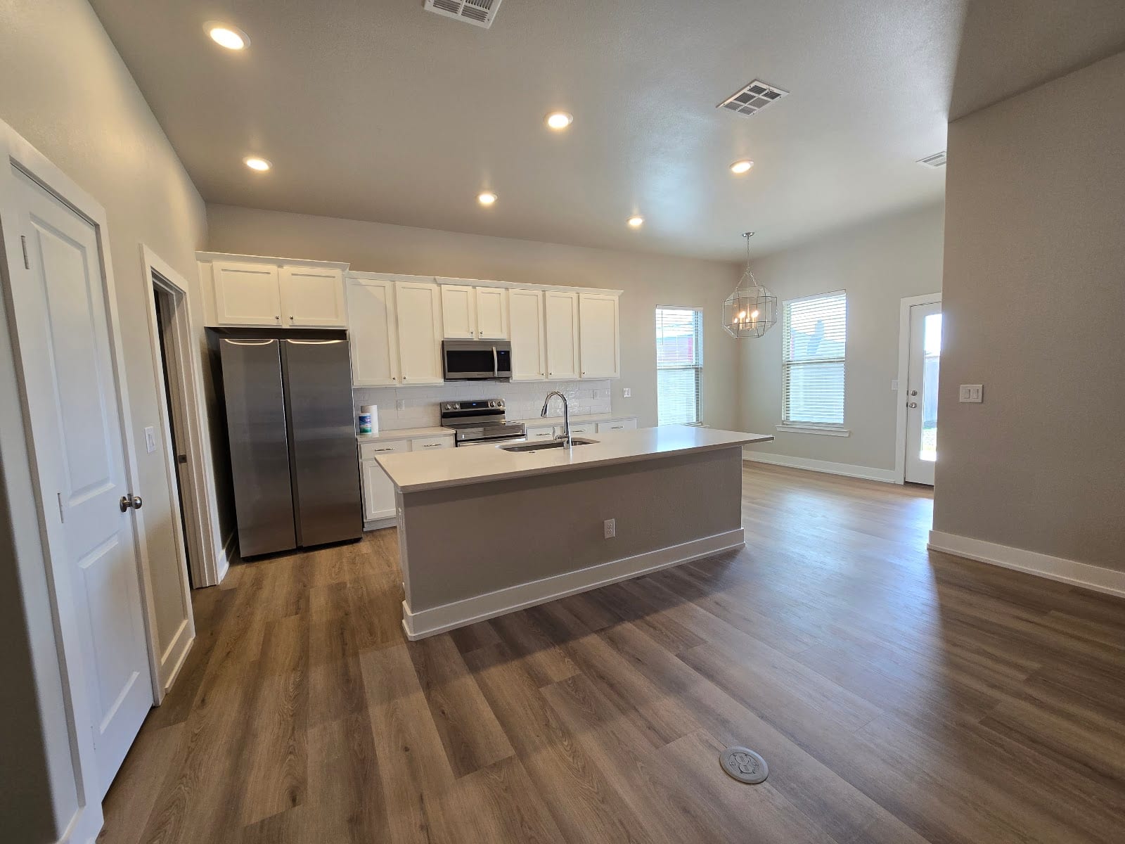 Custom Trim Design & Flooring