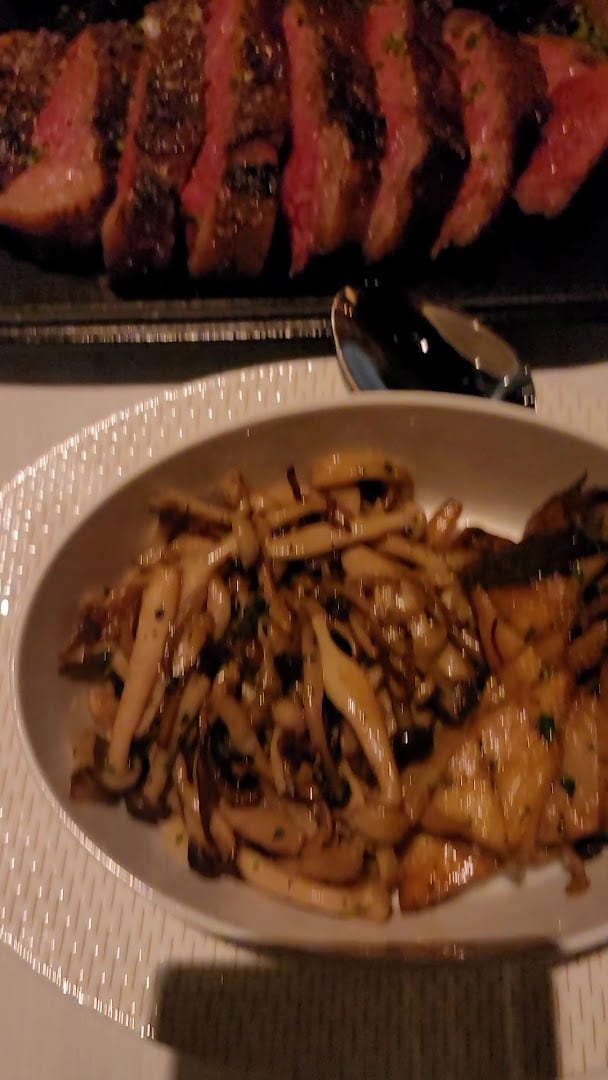 Harlo Steakhouse & Bar, photo 2