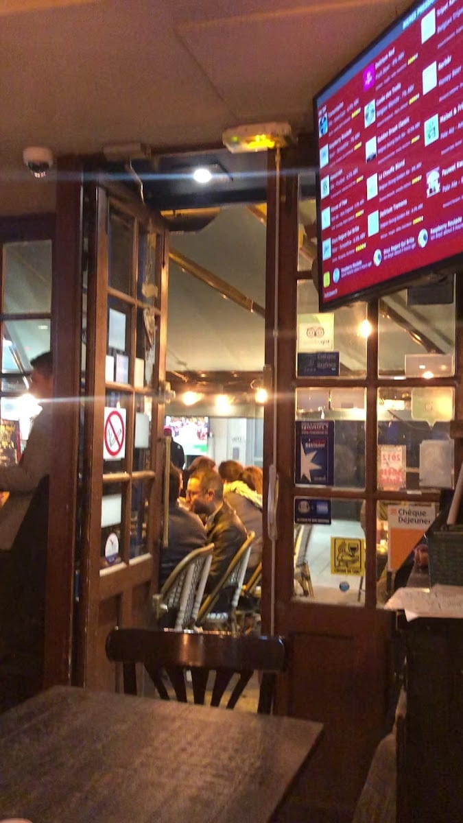 Hall's Beer Tavern, photo 3