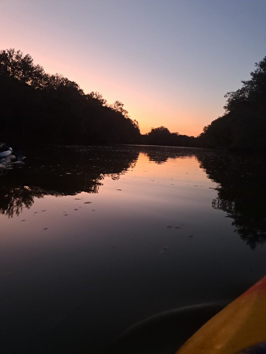 Cooley Bridge Rd, Kayak Landing