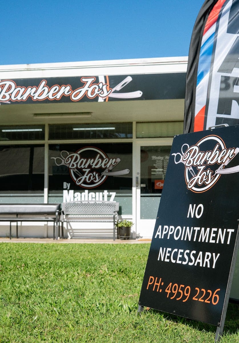 Barber Jo's by MadCutz, photo 2