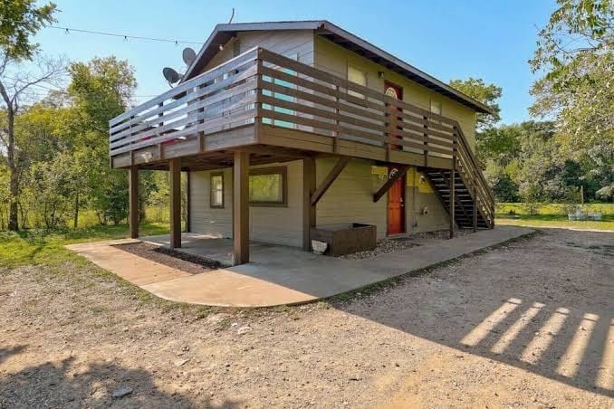 20-min Uber to ATX\n10-min to Kalahari and Sports Parks\n10-min walk to Downtown, photo 2