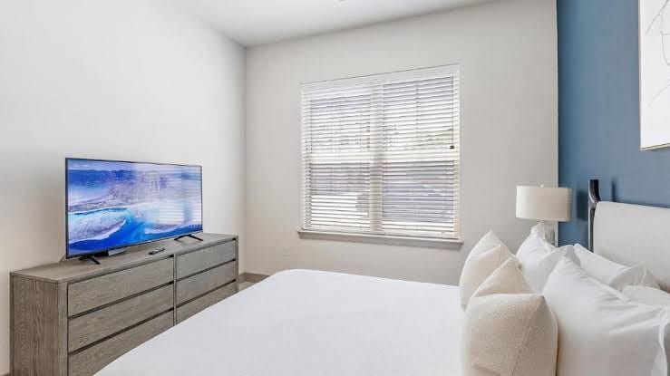 Landing Modern 2BD Clubhouse Gym - One-Bedroom Apartment