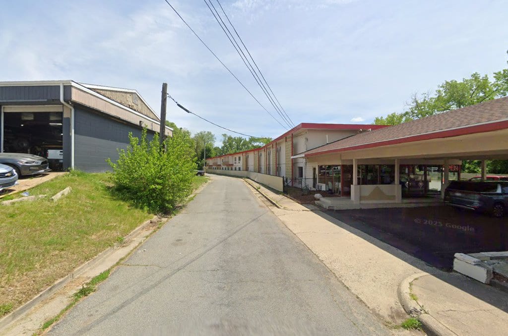 Hometown Inn, photo 2