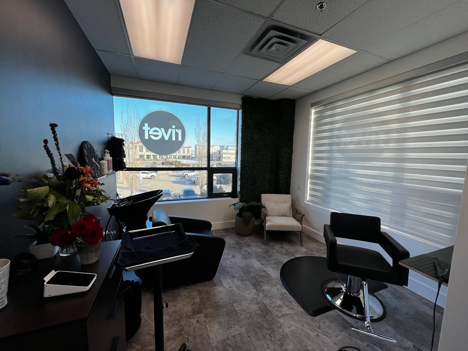 Lux CoWork - Salon Suites, photo 4