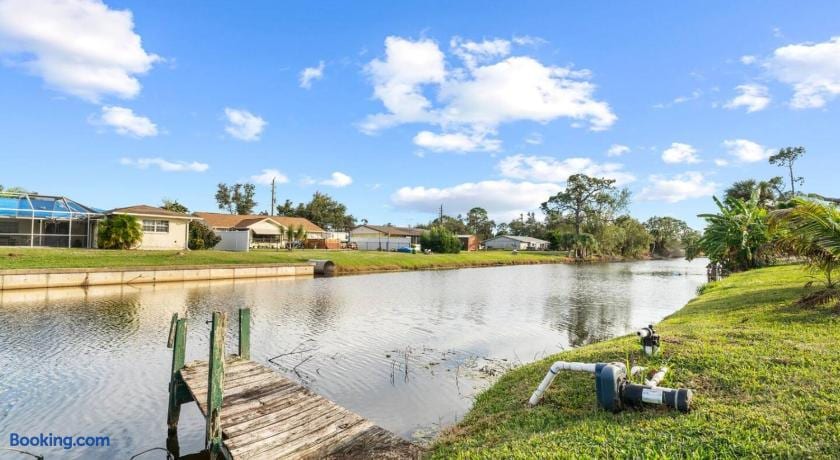 Waterfront 3BR 2BA Pool Mini Golf Sleep 11