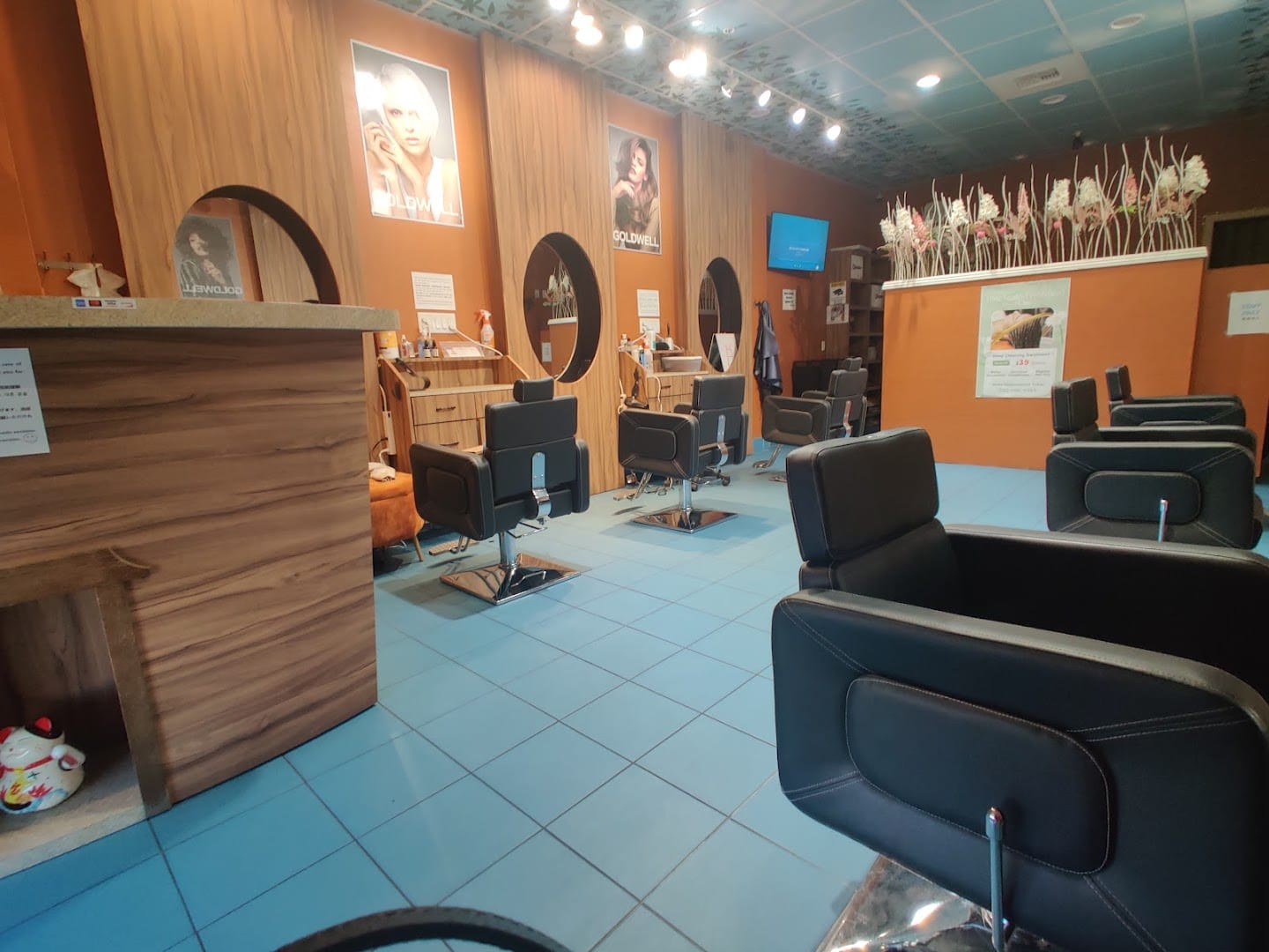 Kingdom hair salon, photo 3