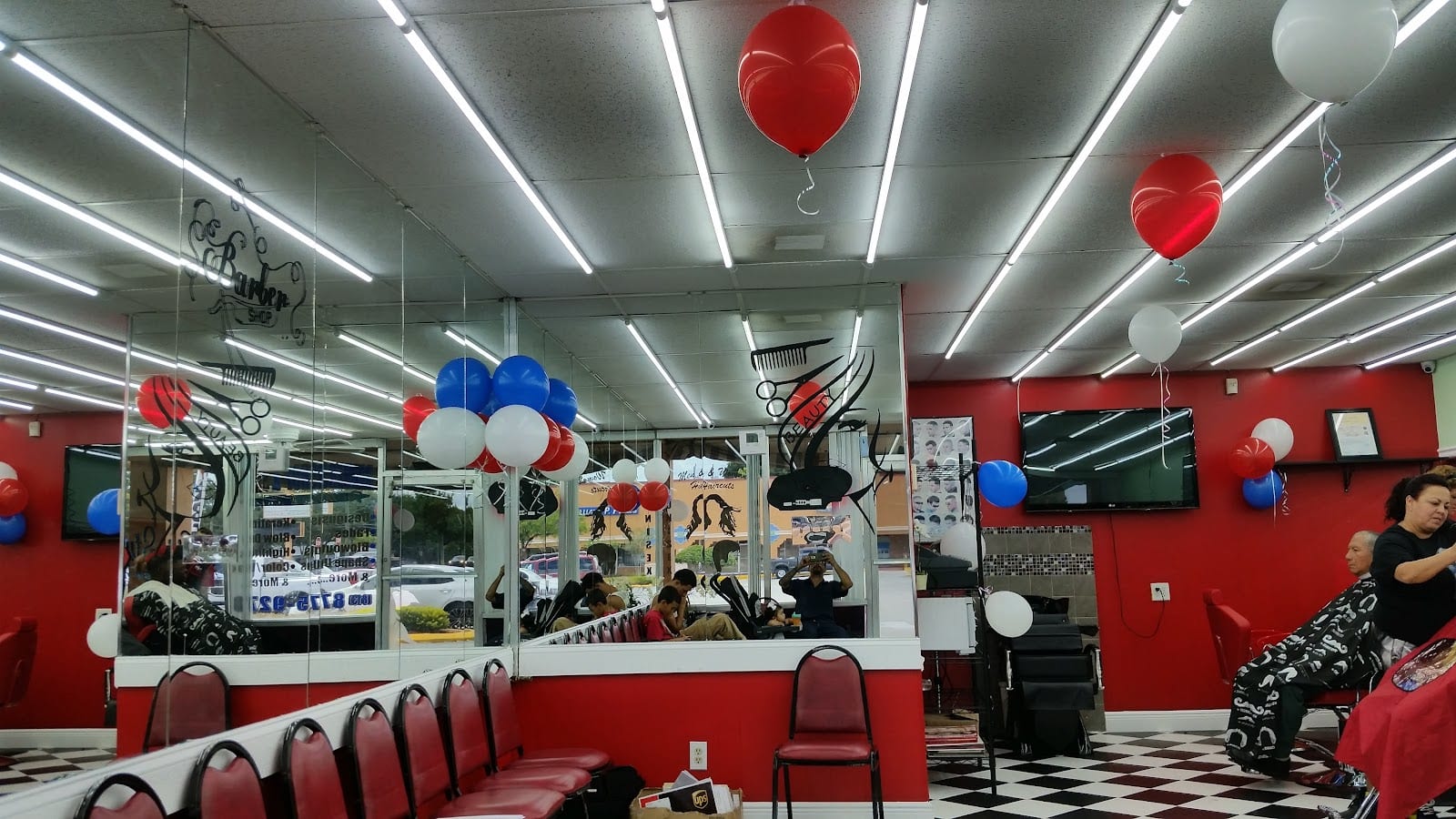 Fiesta Plaza Barber shop, photo 2