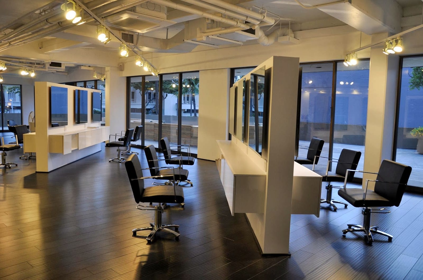 J Salon & Phil's Barber Shop, photo 4