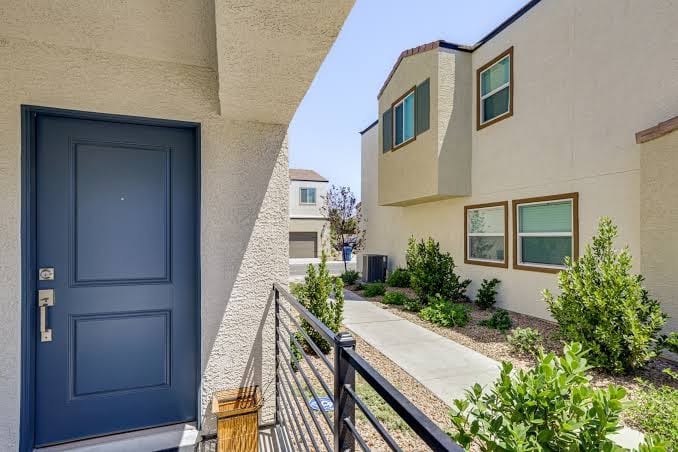 Landing | Stylish 2BD, Pool, Gym, photo 2