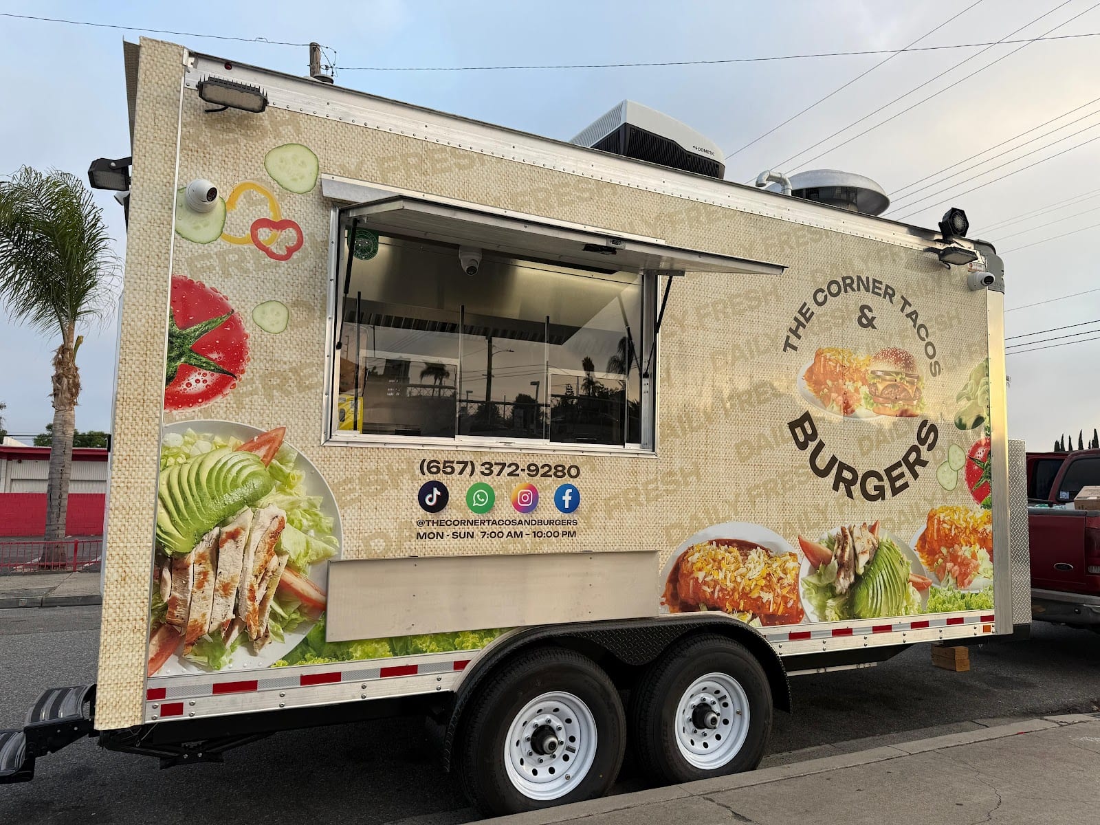 The Corner Tacos and Burger (food truck)