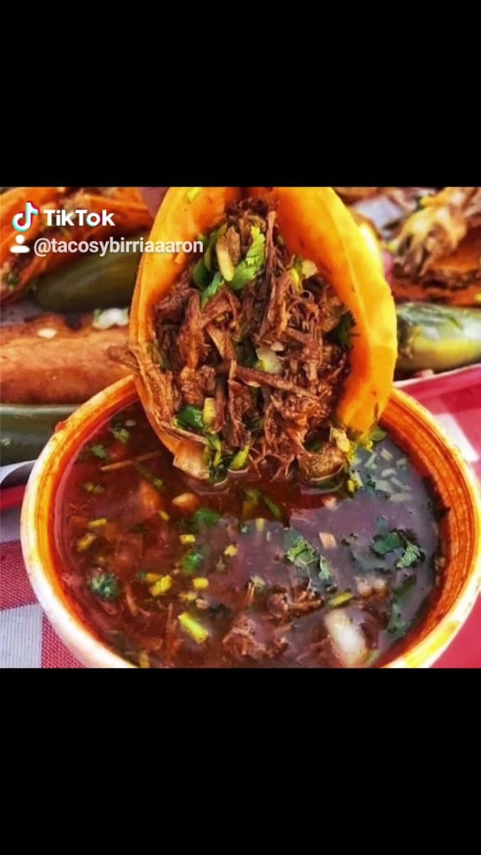 Food truck -Tacos Y BIrria Aaron, photo 3