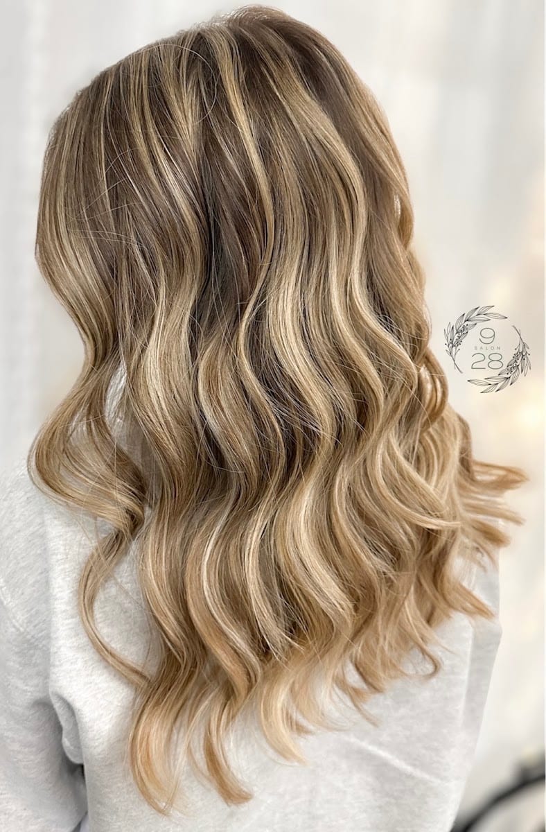 9/28 Salon - Angie Miller