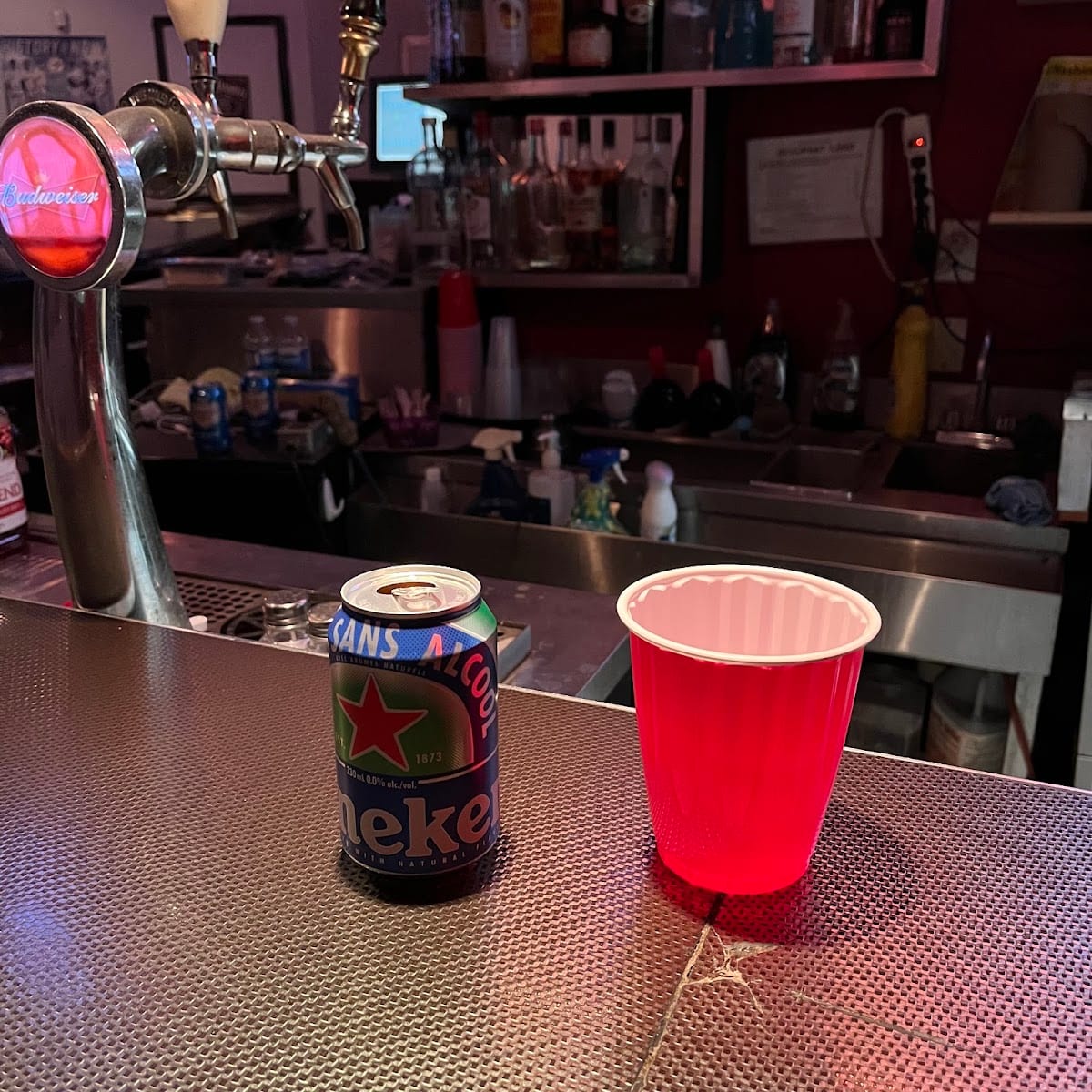 Little Hut Bar & Grill