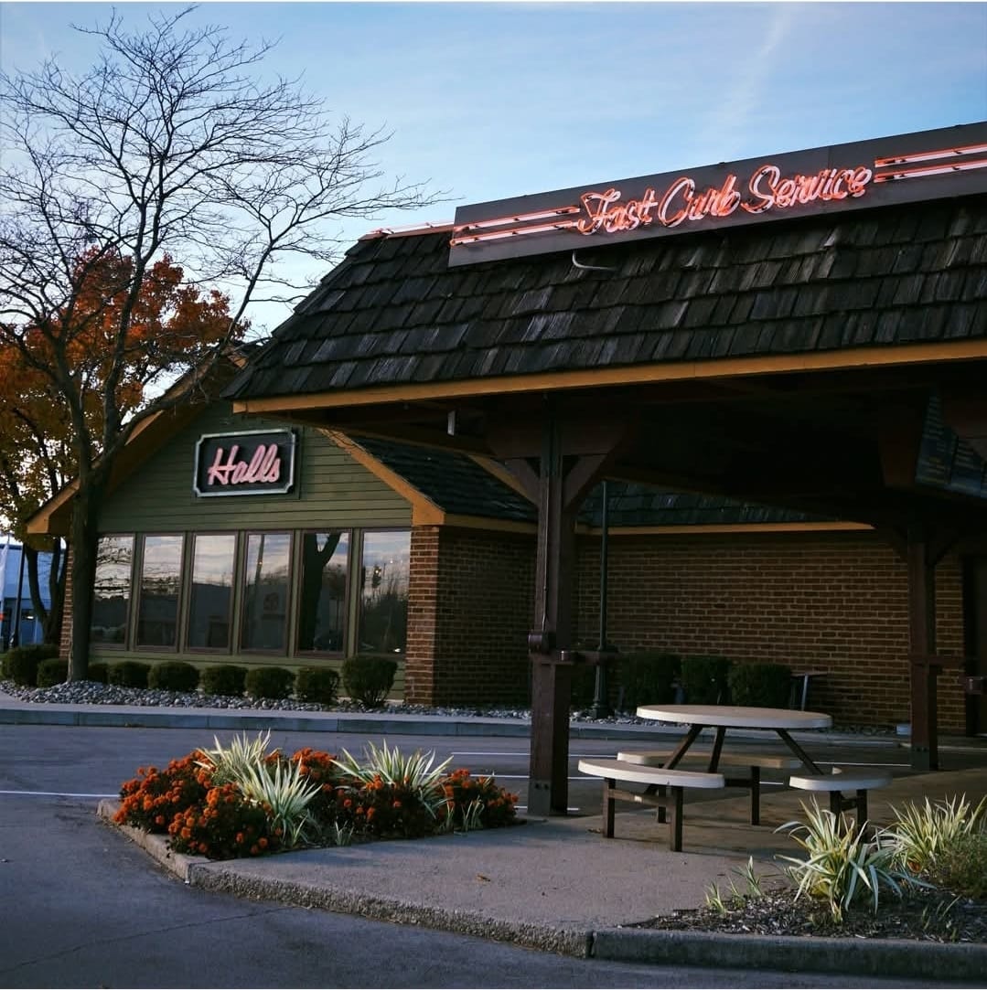 Don Hall's Hollywood Drive-In, photo 2