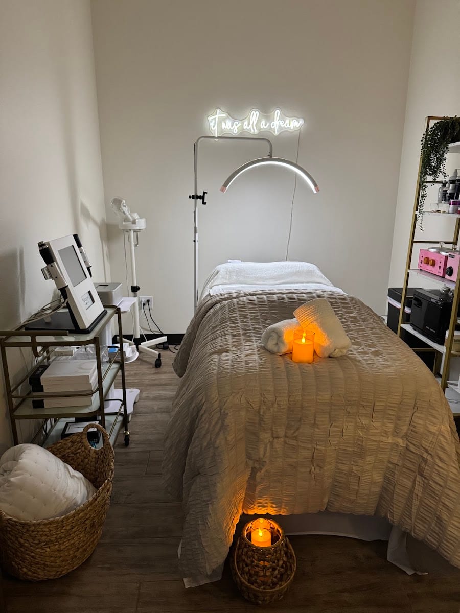 CINTIA GETZ @ Southern Serenity Spa & Salon, photo 2