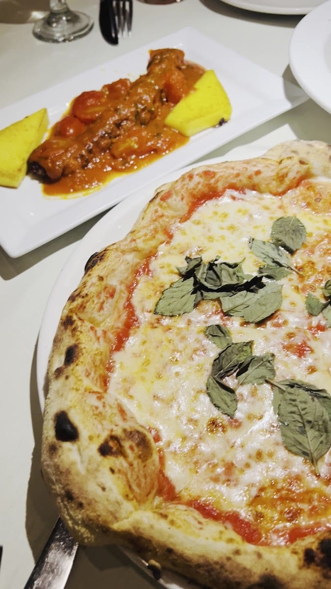 Flavio's Brick Oven Pizza & Bar Siesta Key, photo 3