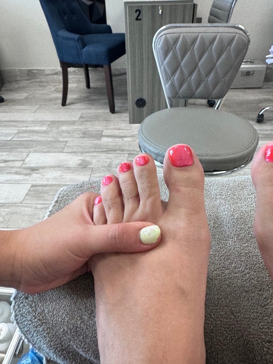 Lavish Nail Lounge